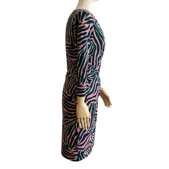 ANNE KLEIN | Pink Faux Wrap Printed Sheath V-neck Dress, Size 6 - Picture 5 of 9